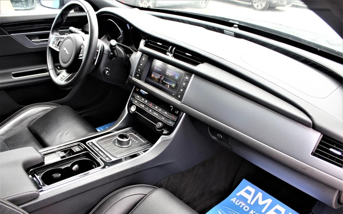 Jaguar XF cena 117800 przebieg: 22000, rok produkcji 2018 z Nowy Targ małe 529